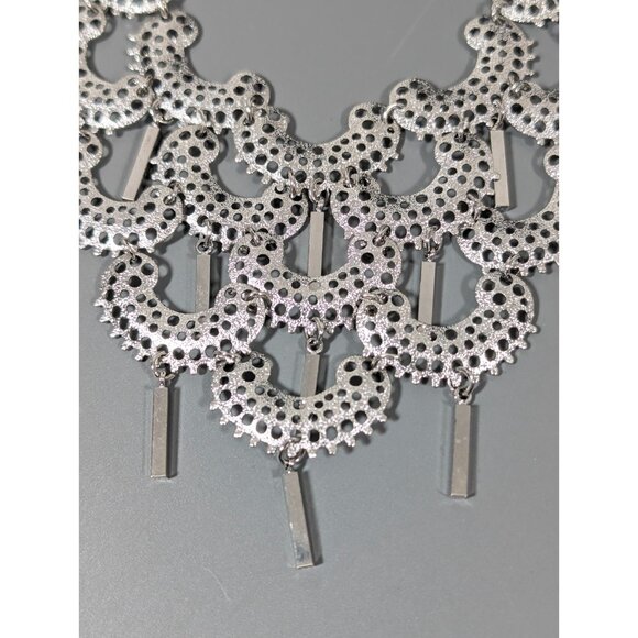 Vintage Sarah Coventry Charisma Neckialce Silver tone Crescent Bib Charm 16" - Picture 3 of 7